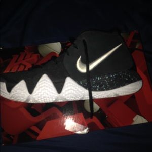 Nike Shoes - Kyrie men’s size 8 Nike Shoes - Kyrie men’s size 8